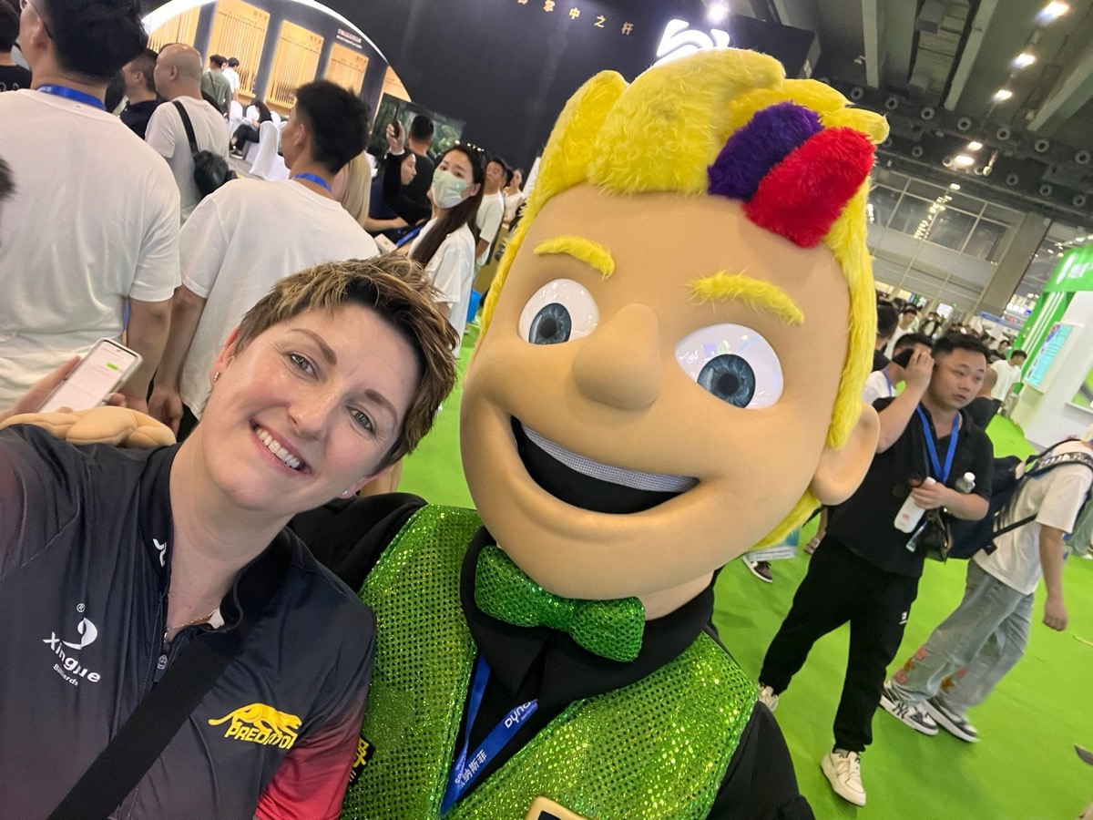 Johnny Potalot meeting fans at an international snooker event